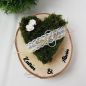 Preview: Ringkissen Moosherz auf Birkenscheibe mit Rosen und Spitze - Vintagestil