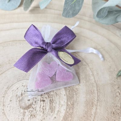 Gastgeschenk - Kundengeschenk mit 3 Seifenherzen SCHWARZE RIBISEL - Beere - Fix & Fertig