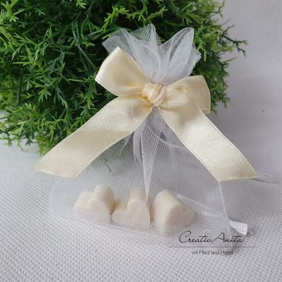 Gastgeschenk - Kundengeschenk mit 3 Seifenherzen SCHNEEROSE - WEIß - Fix & Fertig