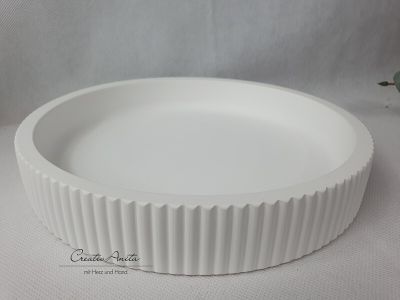 Preview: Runder Dekoteller in Rillenoptik - mit hohem Rand in weiß - Kerzenteller