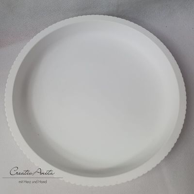 Preview: Runder Dekoteller in Rillenoptik - mit hohem Rand in weiß - Kerzenteller