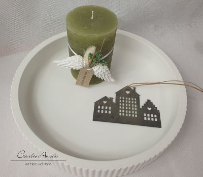 Runder Dekoteller in Rillenoptik - mit hohem Rand in weiß - Kerzenteller