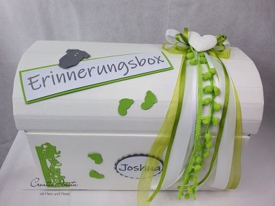 Erinnerungsbox - Geschenktruhe zur Geburt mit süßen Babyaccessoires in MAIGRÜN, inkl. Milchzahntruhe