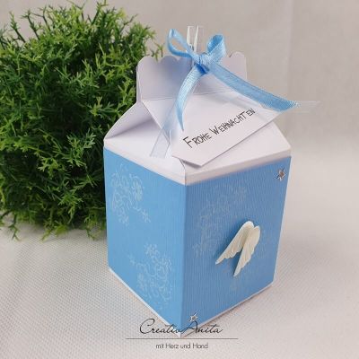 Geschenkverpackung Milchtüte in Weiß-Hellblau mit Engelsflügel