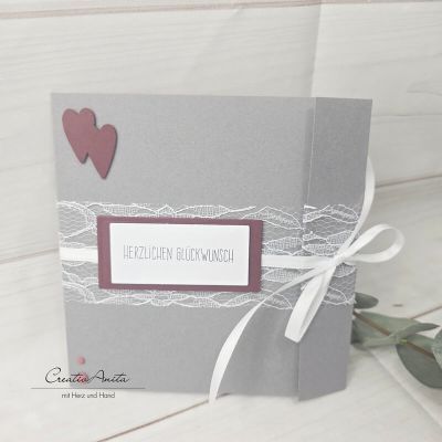 Glückwunschkarte zur Hochzeit - Edel mit Spitzenband - grau-bordeaux