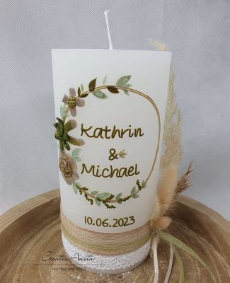 Preview: Hochzeitskerze Rustik weiß groß - mit Blütenkreis gold, taupe und olive mit Pampasgras
