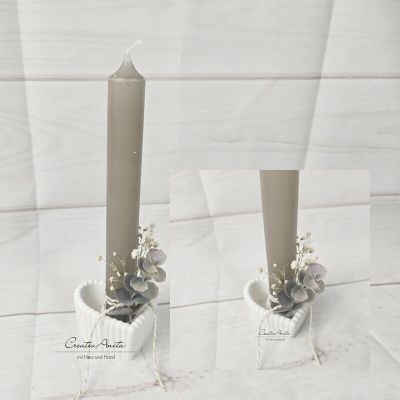 Preview: Stabkerzenhalter in Herzform mit Rillenoptik - Eukalypthus und Schleierkraut dekoriert -taupe-