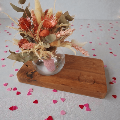 Preview: Ringkissen aus Holz mit bauchiger Vase - braun