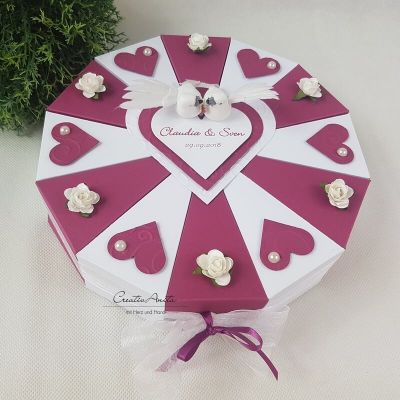Preview: Schachteltorte mit Herzen & Röschen - Geldgeschenk Hochzeit BEERE