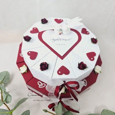 Schachteltorte 2-stöckig mit Herzen & Rosen - Geldgeschenk Hochzeit geprägt in BORDEAUX-WEISS
