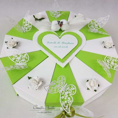 Schachteltorte mit Röschen & Schmetterlinge - Hochzeitsgeschenk - MAIGRÜN