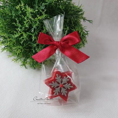 Seifenstern CRANBERRY dekoriert und verpackt - Weihnachtsgeschenk - Mitbringsel