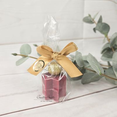 Seifensterne WINTERZAUBER - mit Weihnachtskugel dekoriert - Mitbringsel