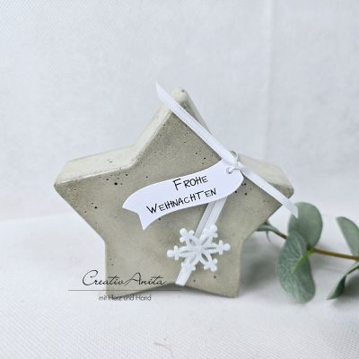 Stern aus Beton mit Schneeflocke und Anhänger -Frohe Weihnachten-