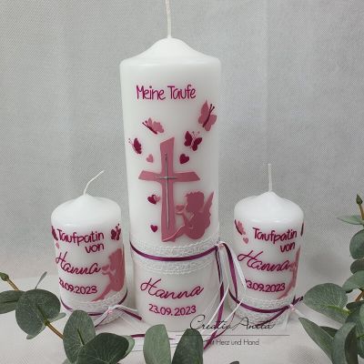 Preview: Taufkerze mit Herzen, Schmetterlinge und Engel - Altrosa-Beere - personalisiert