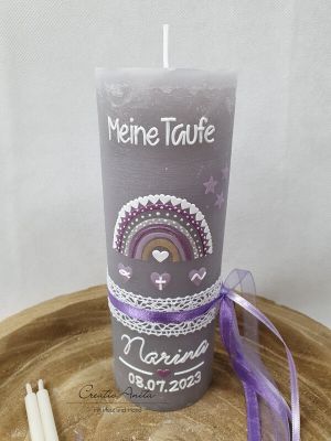 Preview: Taufkerze Rustikkerze mit Regenbogen und Herzen grau-lila-flieder verziert