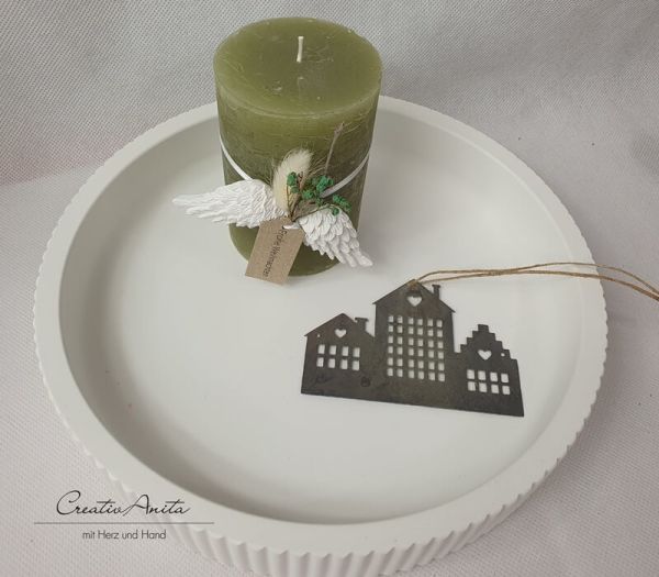 Runder Dekoteller in Rillenoptik - mit hohem Rand in weiß - Kerzenteller