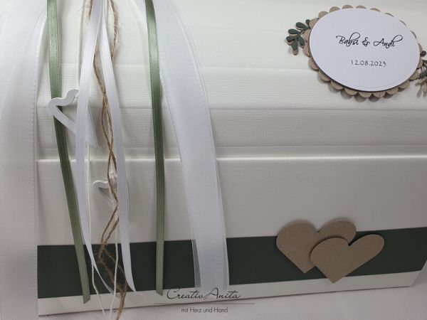Briefbox Truhe DUNKELGRÜN-BRAUN mit Holzherzen und Perle - Hochzeit Kartenbox