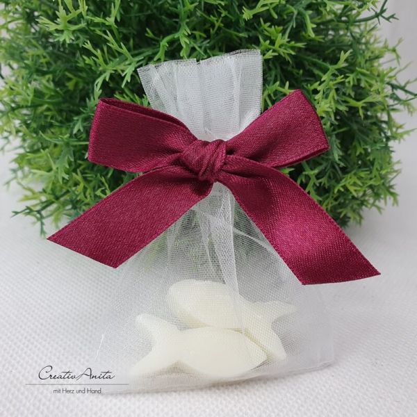 Gastgeschenk mit Seifenfische NATUR - Fix & Fertig - Schafmilchseife - Schleife in Bordeaux