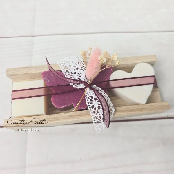 Geschenk Schafmilchseifen in Holzverpackung -ROMANTIK-
