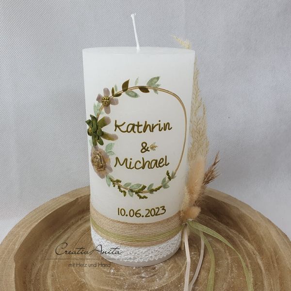 Hochzeitskerze Rustik weiß groß - mit Blütenkreis gold, taupe und olive mit Pampasgras