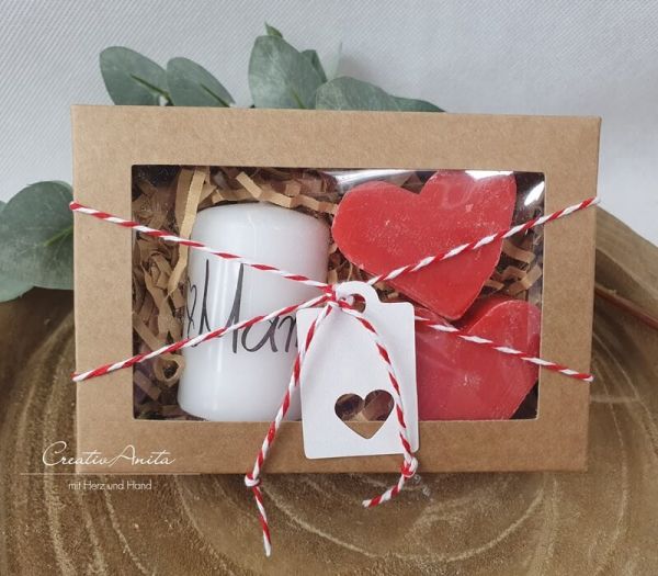 Handverziertes Kerzen-Set und Seifenherzen in Geschenkbox - Geschenk für Mama - Kerzenset
