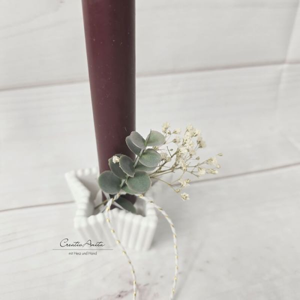 Stabkerzenhalter in Sternform mit Rillenoptik - Eukalypthus und Schleierkraut dekoriert -bordeaux-