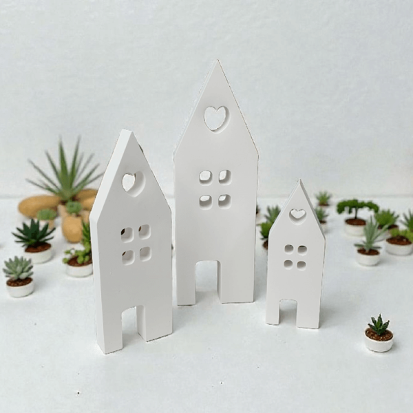 Weiße Handgemachte Lichthäuser mit HERZ - 3 Stück Dekohäuser aus Beton