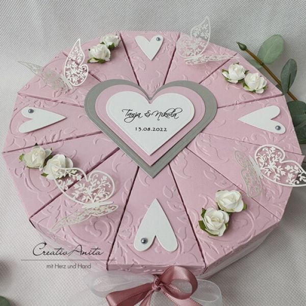 Schachteltorte mit Röschen & Herzen zur Hochzeit in ALTROSA-PERLMUTT-GRAU