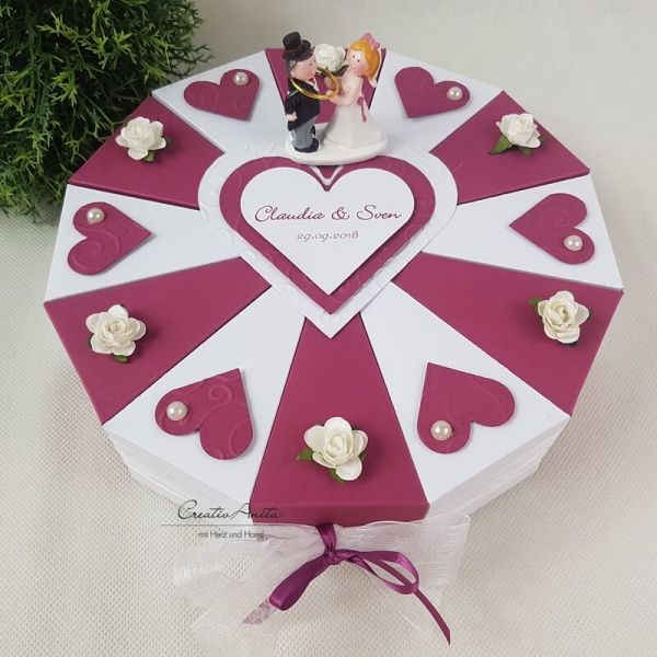 Schachteltorte mit Herzen & Röschen - Geldgeschenk Hochzeit BEERE
