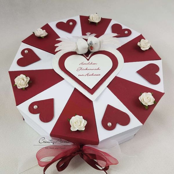 Schachteltorte mit Herzen & Röschen - Geldgeschenk Hochzeit BORDEAUX