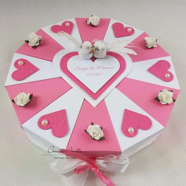Schachteltorte mit Herzen & Röschen - Geldgeschenk Hochzeit DUNKELROSA-WEISS