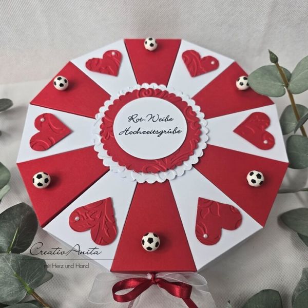 Schachteltorte - Geschenk zur Hochzeit - Fußballtorte ROT-WEISS