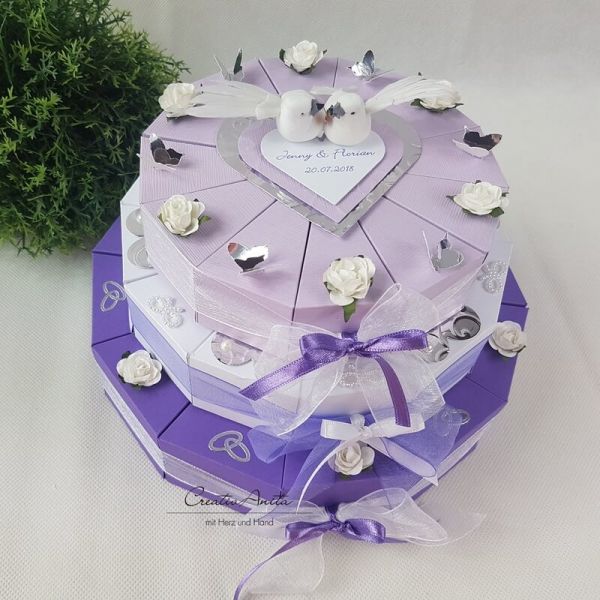 Schachteltorte 3-stöckig mit Schmetterlingen - Geldgeschenk Hochzeit LILA-WEISS-FLIEDER Schachteltorte 3-stöckig mit Schmetterlingen - Geldgeschenk Hochzeit LILA-WEISS-FLIEDER