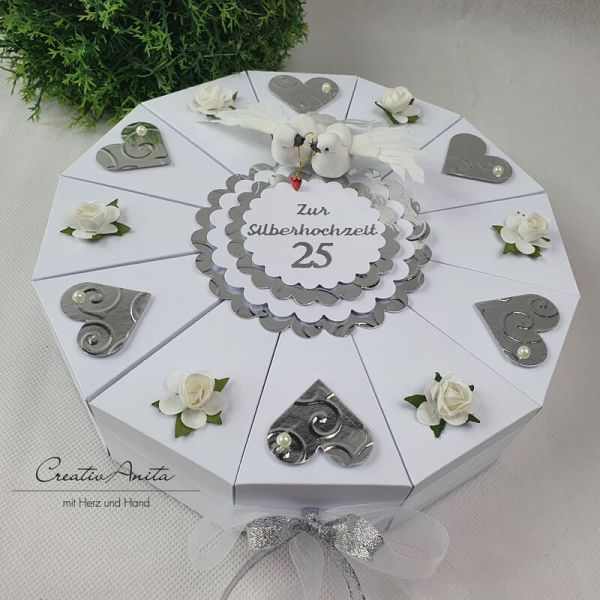Schachteltorte mit Taubenpaar zur Silberhochzeit - Geldgeschenk