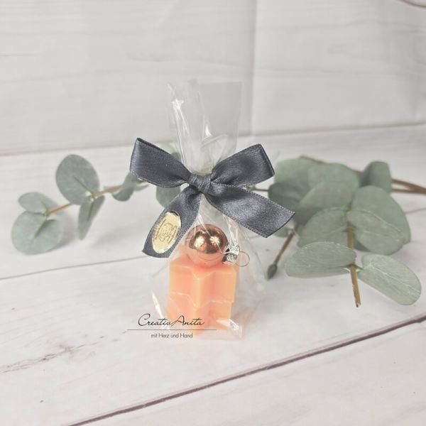 Seifensterne ORANGE - mit Weihnachtskugel dekoriert - Mitbringsel