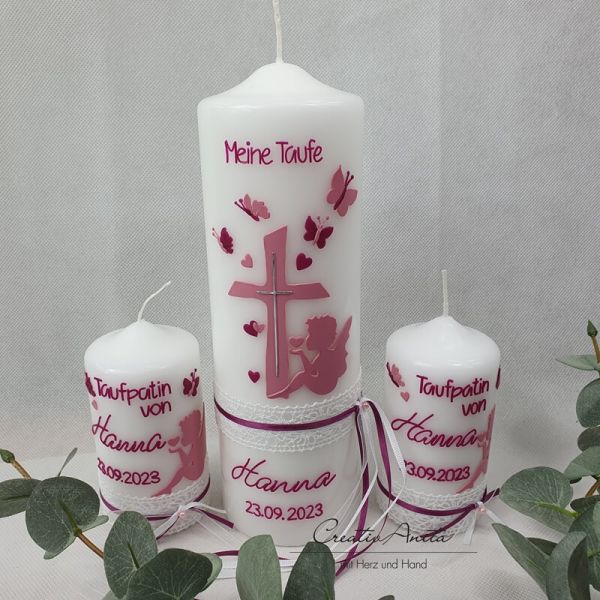 Taufkerze mit Herzen, Schmetterlinge und Engel - Altrosa-Beere - personalisiert