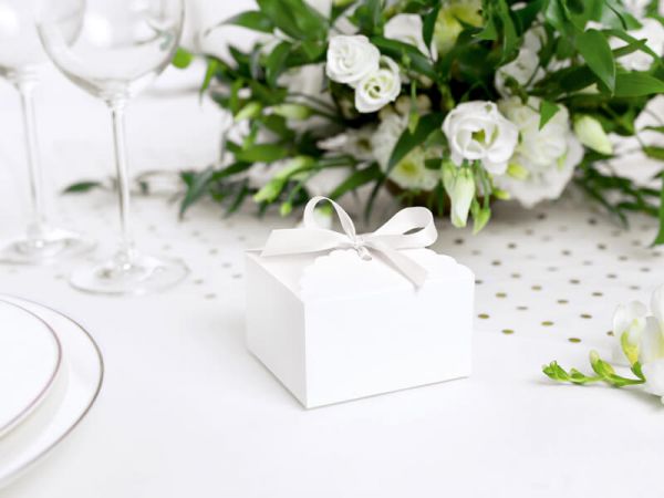 Gastgeschenkbox - Verpackung Romantisch in Weiß