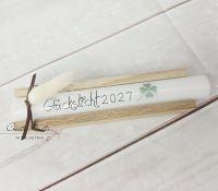 Geschenkkerzen - Stabkerze mit Spruch -Glückslicht 2027- mit Glücks-Kleeblatt