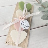 Geschenk Seifen-Herzen aus Schafmilch auf Holz - GRÜN