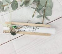 Geschenkkerzen - Stabkerze mit Spruch -Fühl Dich gedrückt- Dekoriert mit Holz