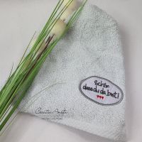 Handtuch in grau mit Motiv -Schön, dass du da bist-