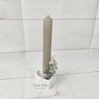 Stabkerzenhalter in Herzform mit Rillenoptik - Eukalypthus und Schleierkraut dekoriert -taupe-