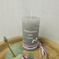 Patenkerze -Fische und Füße- in hellgrau-weiß-beere