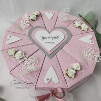 Schachteltorte mit Röschen & Herzen zur Hochzeit in ALTROSA-PERLMUTT-GRAU