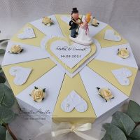 Schachteltorte mit Herzen & Röschen - Geldgeschenk Hochzeit VANILLE-WEISS