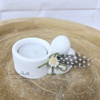 Ostergeschenk Teelichthalter -Osterhase- dekoriert mit Feder und Blümchen